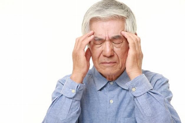 Giảm lượng oxy cung cấp cho não gây ra cảm giác chóng mặt ở người cao tuổi