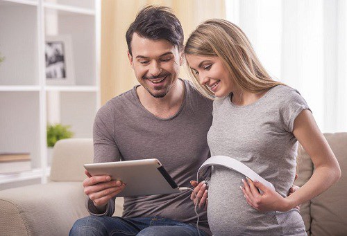 Cho thai nhi nghe nhạc giúp phát triển trí não của bé