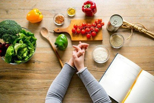 Điều chỉnh chế độ ăn uống hợp lý là bí quyết ngủ ngon