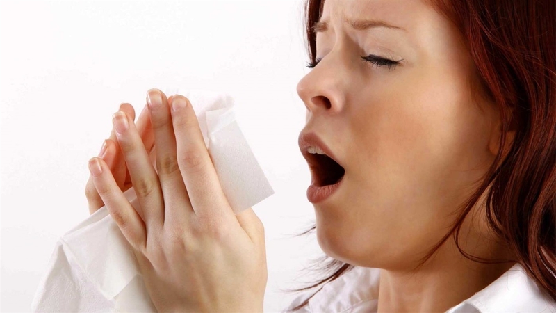 Hướng dẫn cách trị ho tại nhà nhanh chóng Bị ngứa cổ họng là vì bạn thường nói to quá mức