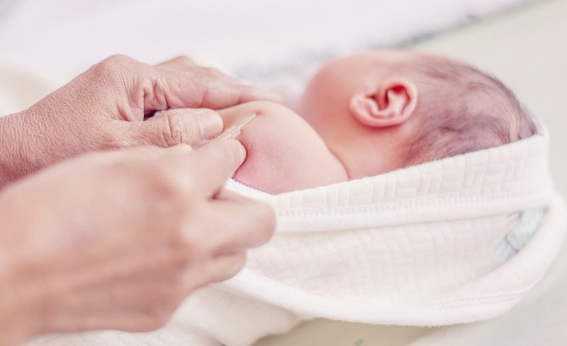 Trẻ 4 tháng tuổi có tiêm phòng lao được không? Trẻ tiêm phòng lao càng sớm càng tốt