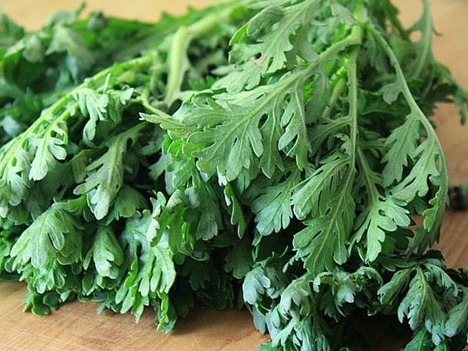 Những ai không nên ăn rau cải cúc? Mẹ sau sinh ăn cải cúc sẽ giúp sữa về nhiều và đặc hơn