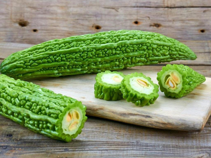 Dùng quá liều mướp đắng khuyến cáo, có thể gây loét dạ dày