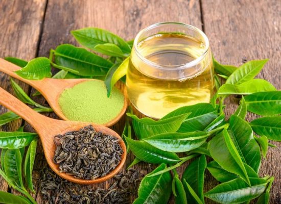 Uống gì để mát gan hết mụn? Trà xanh giàu chất chống oxy hóa, kháng viêm tốt cho gan và mát gan