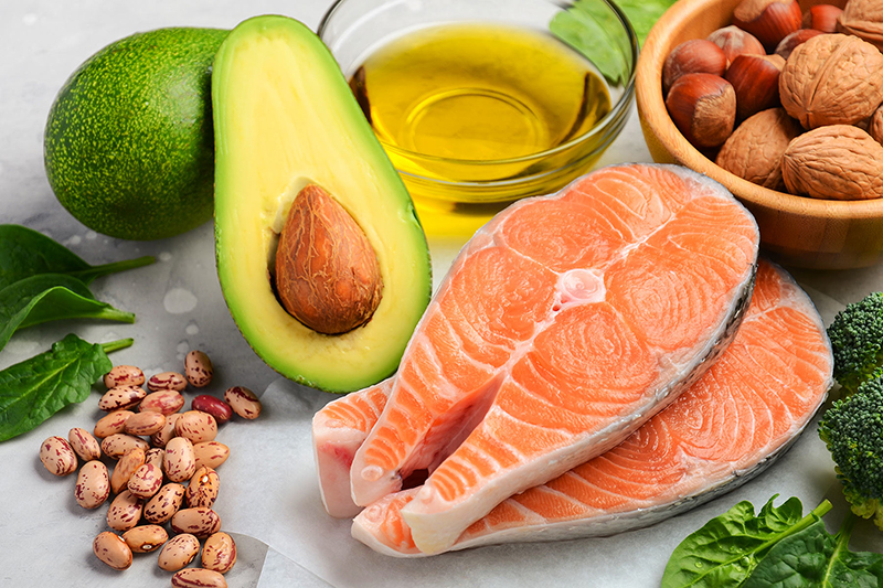 Bật mí những thực phẩm giúp xương chắc khỏe Cá hồi giàu Omega-3 và Vitamin D rất tốt cho hệ xương khớp của con người