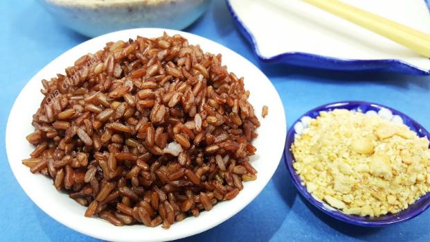 8 lợi ích của việc ăn gạo lứt khi mang thai Ăn gạo lứt trong thời kỳ mang thai có thể giúp giảm chứng mất ngủ