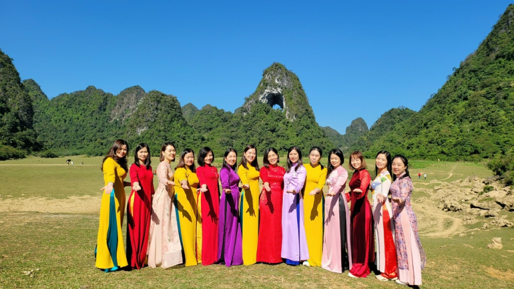 Ý nghĩa ngày 08/03 Ngày Quốc tế Phụ nữ Bao dien tu Cao Bang hoat dong ngay 08 03