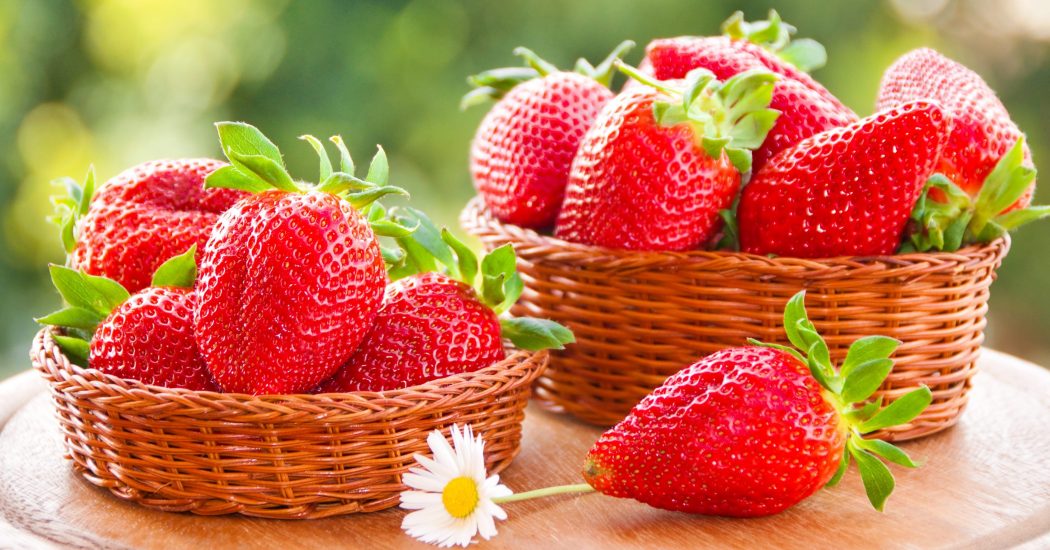 Lượng vitamin C được kiến nghị bổ sung hàng ngày 75mg hay 125mg Vitamin C trong dâu tây