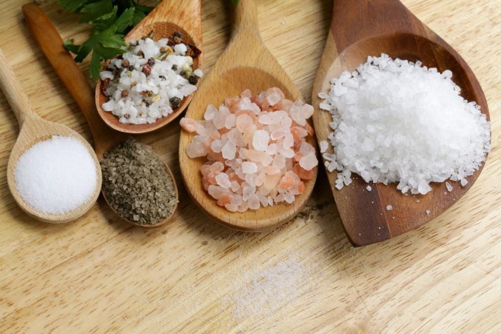 Càng lớn tuổi, cơ thể càng nhạy cảm hơn với các thành phần như đường, muối và chất béo bão hòa
