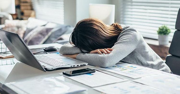 Mất ngủ triền miên: 10 mẹo vàng giúp bạn ngủ ngon hơn Sau một và nhiều đêm mất ngủ, người bệnh thường rất mệt mỏi và tâm lý cũng không thể vui vẻ như bình thường